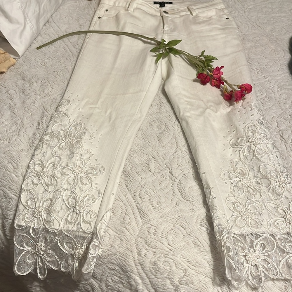 JULIETTE WHITE JEANS SIZE 8